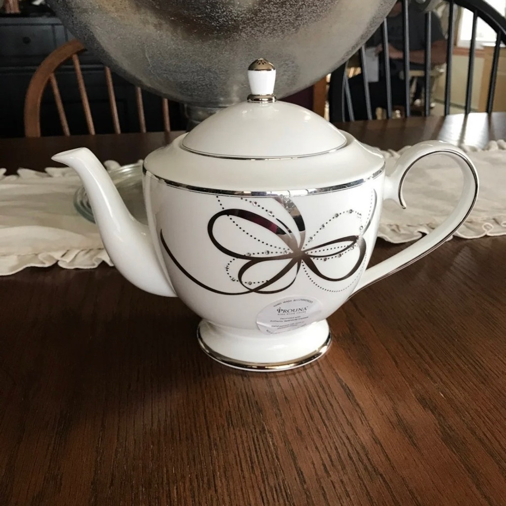 Prouna White and Silver Teapot fine China Swarovski Crystal